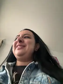 Snapshot of Abril_Luv chatting on 07/25/26, 11:19 Abril Luv online show from 07/25/26, 11:19