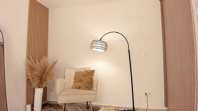 Snapshot of wandathompson_ chatting on 10/28/25, 11:03 wandathompson online show from 10/28/25, 11:03