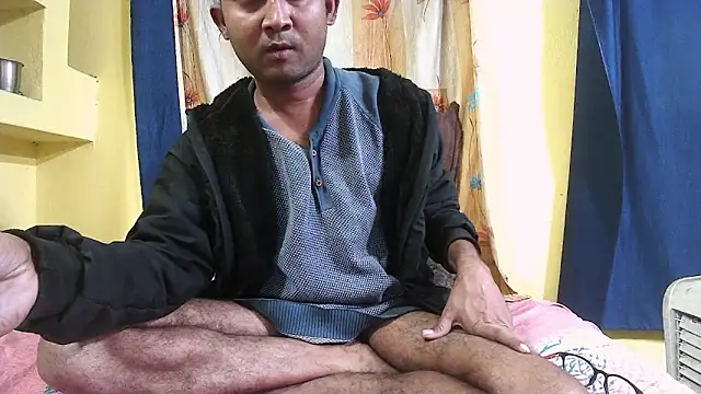 Snapshot of Cute_boy2000 chatting on 12/11/24, 10:58 Cute boy2000 online show from 12/11/24, 10:58