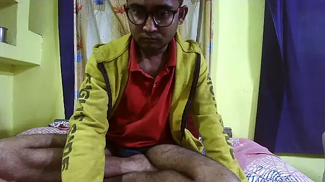 Snapshot of Cute_boy2000 chatting on 12/18/24, 10:40 Cute boy2000 online show from 12/18/24, 10:40