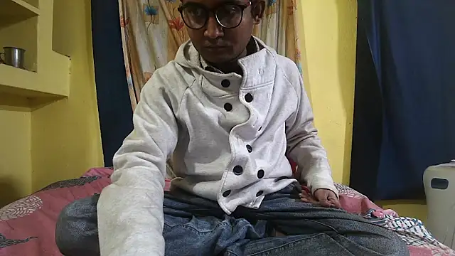 Snapshot of Cute_boy2000 chatting on 01/14/25, 01:26 Cute boy2000 online show from 01/14/25, 01:26