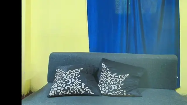 Snapshot of Cute_boy2000 chatting on 11/18/25, 05:45 Cute boy2000 online show from 11/18/25, 05:45