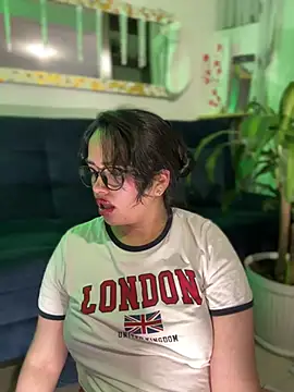 Snapshot of andra_rose chatting on 12/09/24, 10:52 andra rose online show from 12/09/24, 10:52