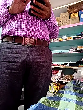 adicma123 online show from 12/02/25, 09:25