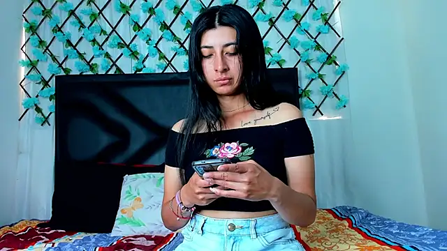 EmmaWilliamss online show from 12/23/24, 03:23