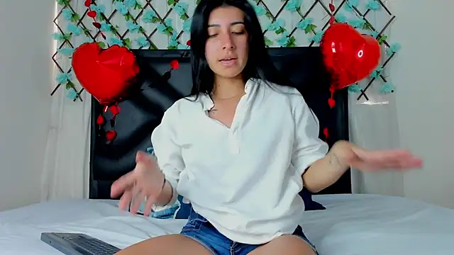 EmmaWilliamss online show from 02/14/25, 03:58