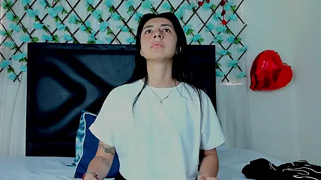 EmmaWilliamss online show from 02/18/25, 04:48