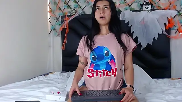 EmmaWilliamss online show from 10/24/25, 04:47