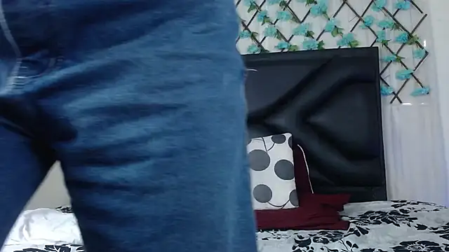 EmmaWilliamss online show from 12/15/25, 04:11