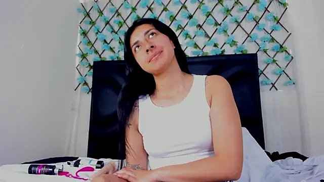 EmmaWilliamss online show from 05/12/26, 02:14