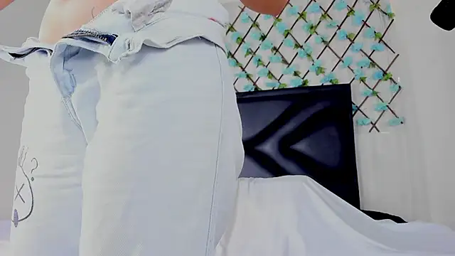 EmmaWilliamss online show from 05/25/26, 02:01