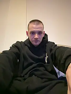Snapshot of Z1uk chatting on 07/25/26, 07:33 Z1uk online show from 07/25/26, 07:33