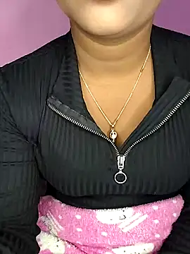 Snapshot of ANGE-MOU chatting on 01/09/25, 06:38 ANGE-MOU online show from 01/09/25, 06:38