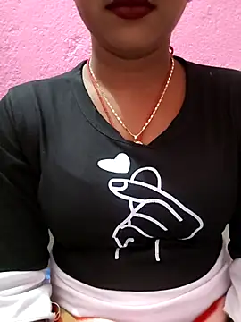 Snapshot of ANGE-MOU chatting on 02/21/25, 12:38 ANGE-MOU online show from 02/21/25, 12:38