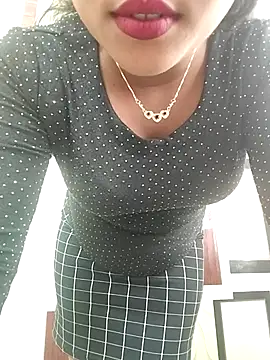 Snapshot of ANGE-MOU chatting on 01/12/26, 03:23 ANGE-MOU online show from 01/12/26, 03:23