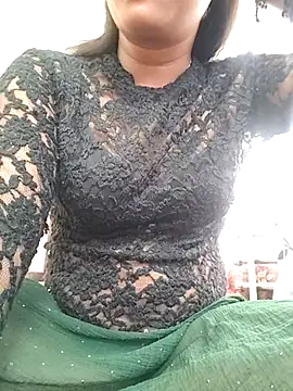 Snapshot of ANGE-MOU chatting on 02/13/26, 03:02 ANGE-MOU online show from 02/13/26, 03:02