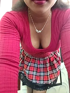 Snapshot of ANGE-MOU chatting on 02/18/26, 03:24 ANGE-MOU online show from 02/18/26, 03:24