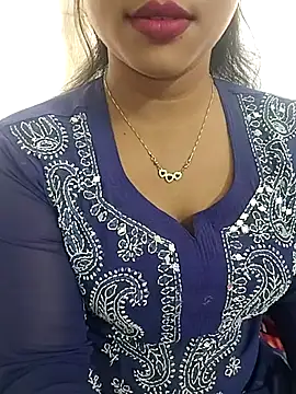 Snapshot of ANGE-MOU chatting on 02/21/26, 03:18 ANGE-MOU online show from 02/21/26, 03:18