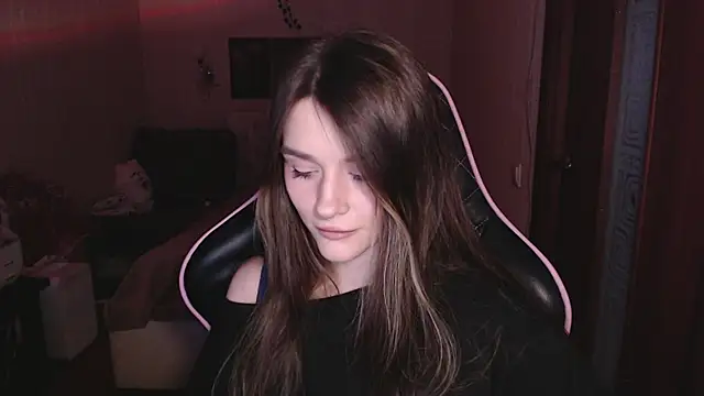 Snapshot of jeann_elsaa chatting on 11/28/25, 05:10 jeann elsaa online show from 11/28/25, 05:10