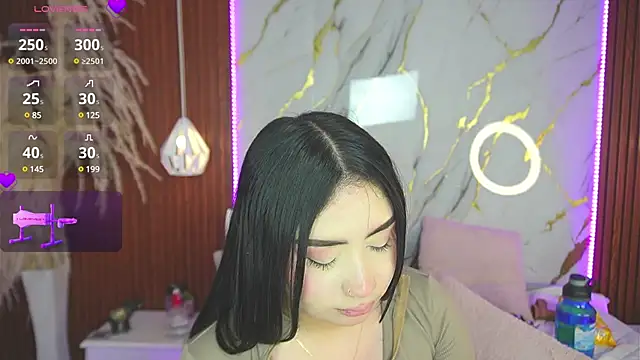 haylie  online show from 12/06/24, 06:48