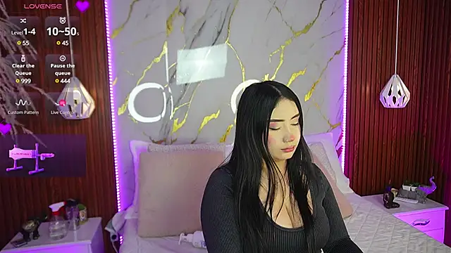 haylie  online show from 12/14/24, 03:07