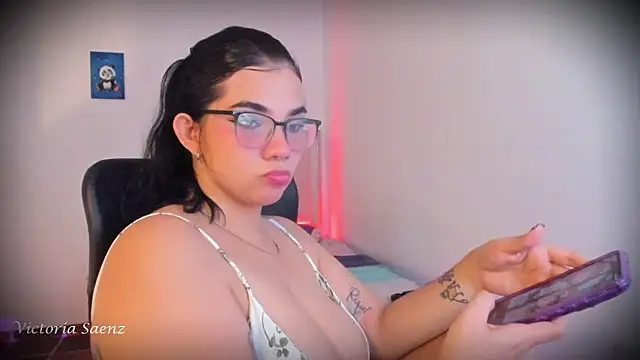 Snapshot of victoriaasaenz_ chatting on 01/17/26, 12:59 victoriaasaenz online show from 01/17/26, 12:59