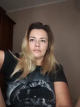 KrissSexi online show from 10/17/25, 05:43