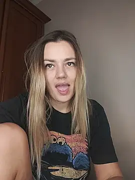 KrissSexi online show from 11/28/25, 05:10