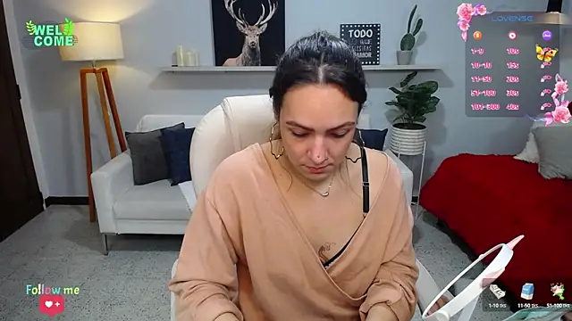 Bianca     online show from 10/08/25, 12:30