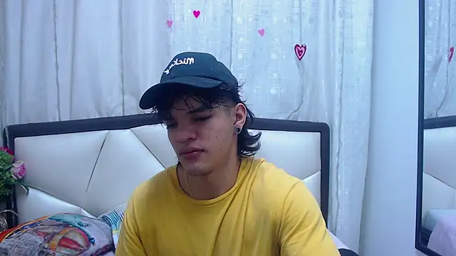 AlbertBernal69 online show from 03/11/25, 02:43