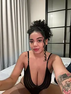 Snapshot of Mariecurl chatting on 02/16/25, 12:19 Mariecurl online show from 02/16/25, 12:19