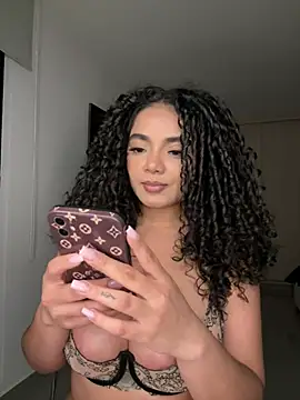 Mariecurl online show from 06/16/26, 11:40