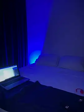 Insane Issa online show from 03/09/25, 01:25