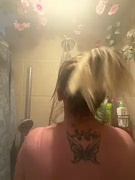 Snapshot of SummerBlueMoon chatting on 02/16/26, 11:45 SummerBlueMoon online show from 02/16/26, 11:45