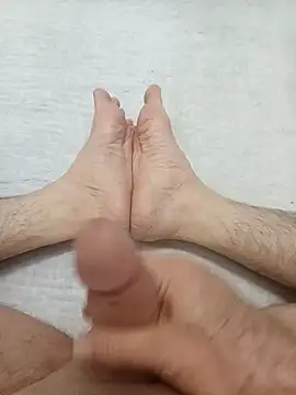 Hardapple01 online show from 12/05/24, 09:28