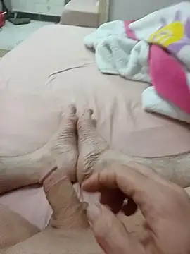 Hardapple01 online show from 03/19/25, 08:00