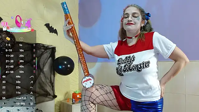 Esmeralda oikos online show from 10/31/25, 04:02