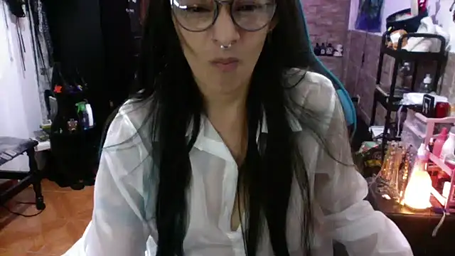 AngelaQueen  online show from 11/30/25, 04:44