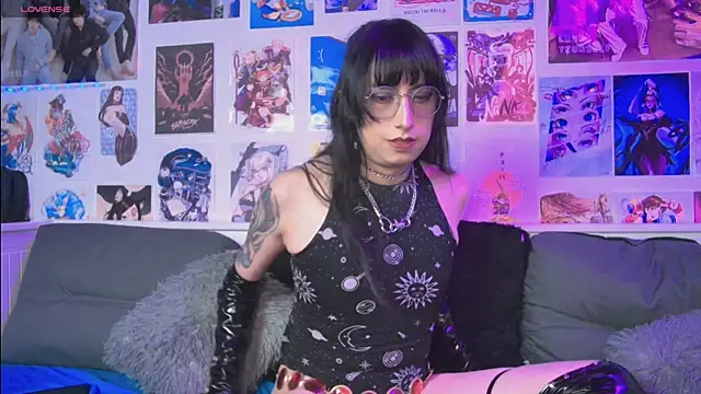 snowblack  online show from 09/10/25, 02:28