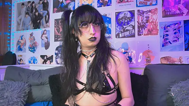 snowblack  online show from 09/28/25, 05:51