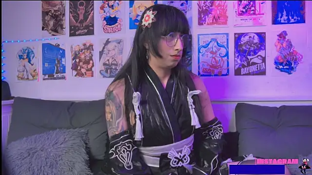 snowblack  online show from 05/08/26, 04:34