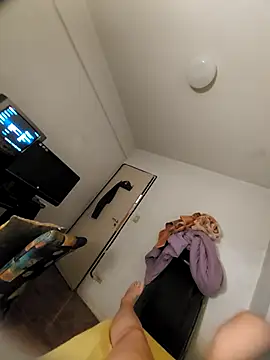 hotbiabrazil online show from 12/15/25, 03:11