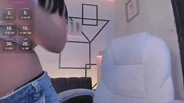 LunaBaker-1 online show from 01/14/25, 09:51