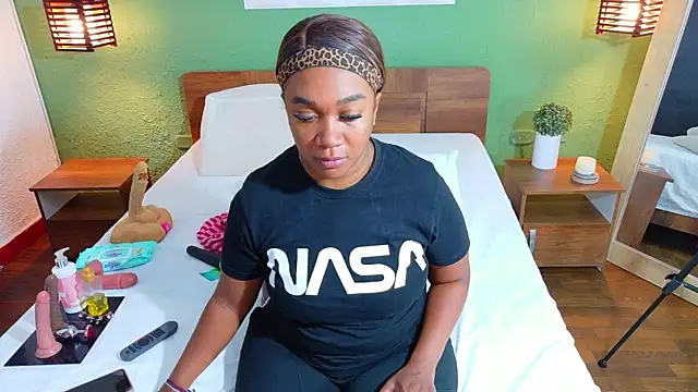 dannaahbrown online show from 09/11/25, 07:36