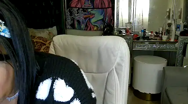 Snapshot of YasmineMinaj chatting on 01/12/25, 04:42 YasmineMinaj online show from 01/12/25, 04:42