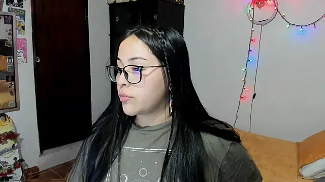 Snapshot of persefone_core chatting on 12/05/24, 03:59 persefone core online show from 12/05/24, 03:59