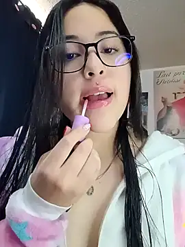 Snapshot of persefone_core chatting on 12/13/24, 03:43 persefone core online show from 12/13/24, 03:43