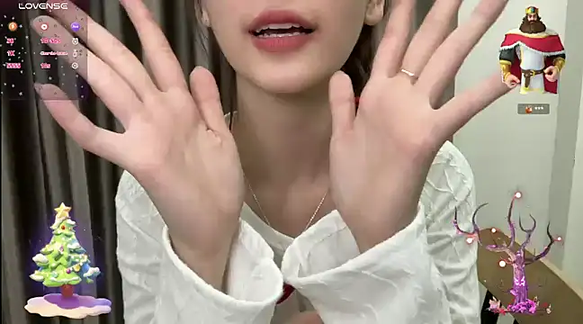 Snapshot of Your-Sunshine chatting on 12/25/24, 04:32 Your-Sunshine online show from 12/25/24, 04:32