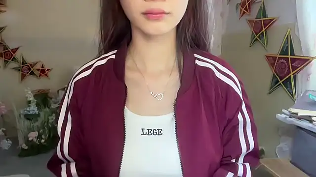 Snapshot of Your-Sunshine chatting on 09/23/25, 07:00 Your-Sunshine online show from 09/23/25, 07:00