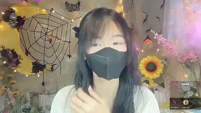 Snapshot of Your-Sunshine chatting on 10/28/25, 03:47 Your-Sunshine online show from 10/28/25, 03:47